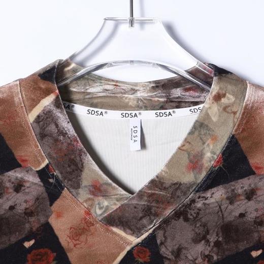 T4915SDSA秋冬新款痞帅男装潮牌绒面拼色玫瑰花交叉V领长袖T恤时尚百搭 商品图2