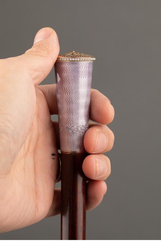 独角鹿西洋古董 1880-1910年代英国维多利亚时代出品花卉主题多色金镂雕天然海水珍珠及玑镂珐琅装饰硬木手杖 商品图2