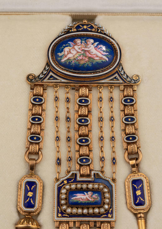 独角鹿西洋古董 18世纪晚期法国Ageron钟表工坊出品小天使花卉主题珐琅彩绘装饰黄金镶嵌珍珠腰链怀表 商品图5