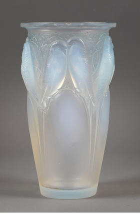 独角鹿西洋古董 1924年法国水晶工坊莱俪LALIQUE设计出品「CEYLAN 鹦鹉」主题蓝色欧泊水晶花瓶
