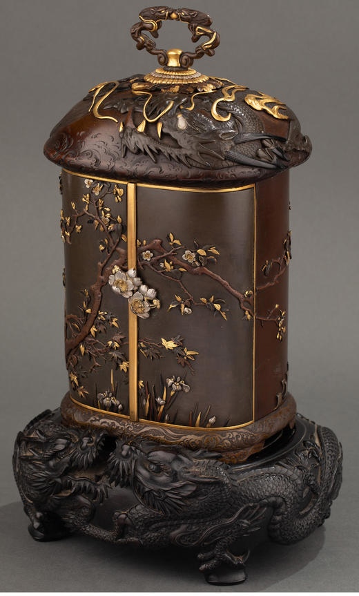 独角鹿西洋古董 1880年代日本一光堂出品宫部篤良制作「蟠龙山水」金银象嵌赤铜漆木经橱箪笥 商品图3