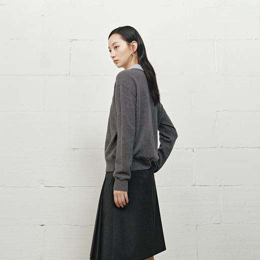 NEELLY纳俪商场同款冬季新款学院风显白宽松针织女撞色慵懒风上衣N25101A01001 商品图1