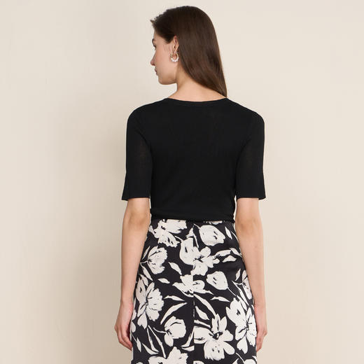 EITIE爱特爱夏季新款设计感镂空修身纯色显瘦舒适百搭短袖针织衫7801504 商品图5