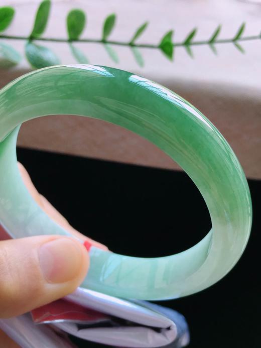 58.5正圈翡翠手镯 商品图4