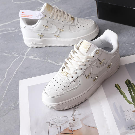 耐克NIKE25年空军一号（新配色） 男女同款 舒适板鞋 商品图4