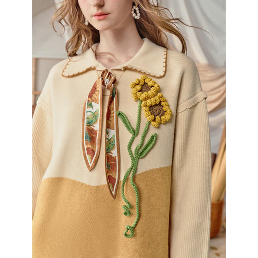 两三事梵高文艺左岸来信2025冬新款立体手钩花印花领带针织连衣裙 商品图3