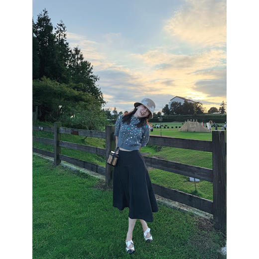 DUO智仙生 zhong工守藏 手工缝制亮片百分佰绵羊毛宝石毛衣 商品图1