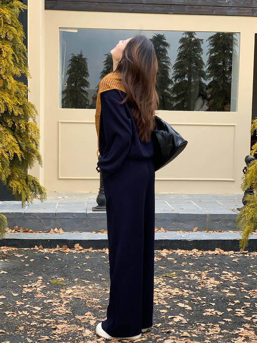 【百图lulu定制】【纽约慢行套装】【一套269元】赠披肩 软糯 下摆抽绳 短款上衣 弹力腰围 双口袋休闲裤 套装 商品图9