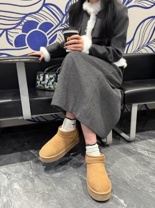 【只可换码 不退货】UGG 周冬雨同款 3cm皮毛一体短靴雪地靴（XR） 商品图3