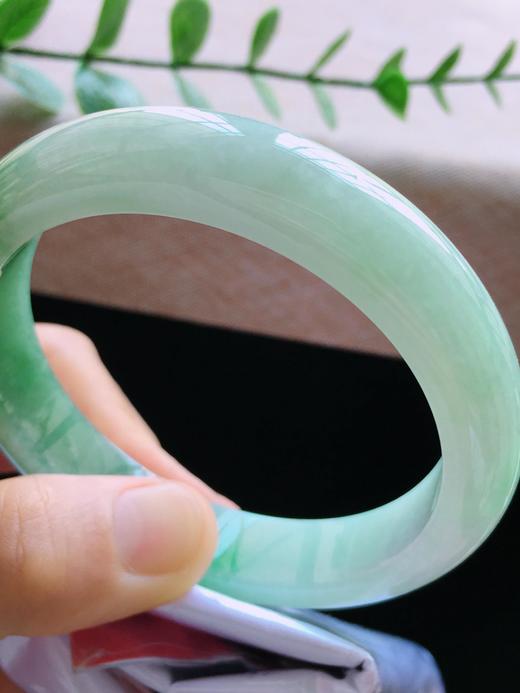 58.5正圈翡翠手镯 商品图2