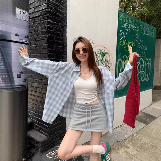 新品上市蓝白格子衬衫设计感宽松休闲春秋polo领上衣外套女韩系小红书同款 商品图1