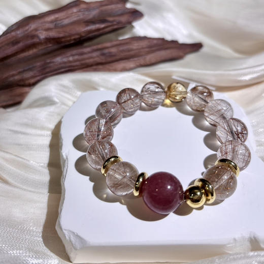 彩发晶车厘子水晶手串 商品图0