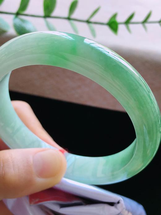 58.5正圈翡翠手镯 商品图5