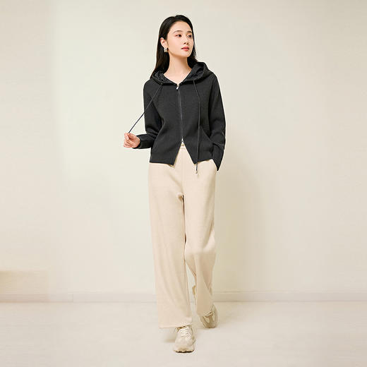 NEELLY纳俪商场同款冬季新款简约连帽针织开衫女毛衣修身百搭N25104A06605 商品图3