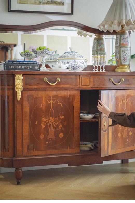 独角鹿西洋古董 19世纪末法国出品新古典主义风格铜鎏金装饰细木镶嵌带镜大型餐边柜 商品图1