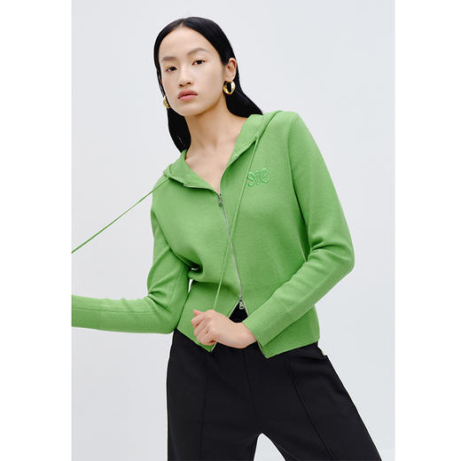 NEELLY纳俪商场同款冬新款显白修身针织衫女基础V领百搭舒适上衣N25104A04501 商品图1