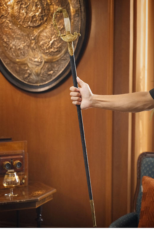 【已售】独角鹿西洋古董 19世纪中期瑞士出品狮头造型铜鎏金装饰母贝剑柄古董军官配剑【未开刃】 商品图1