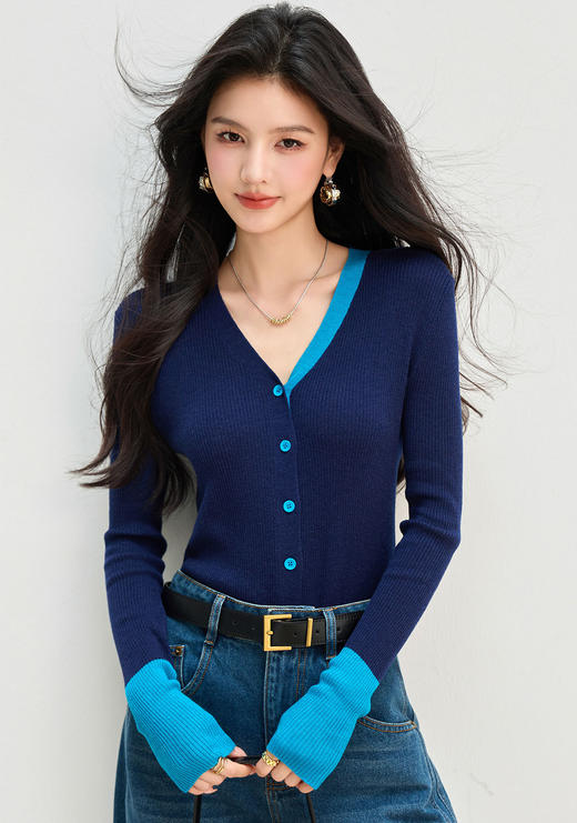 实拍◆有现货◆2025秋季新款时尚撞色拼接条纹V领气质针织衫上衣 商品图2