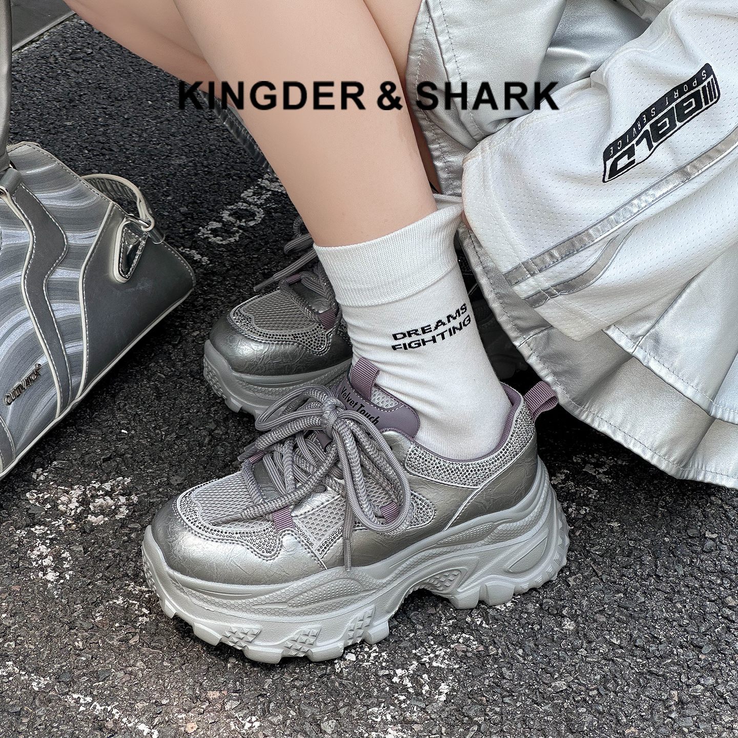 经典鲨2025秋专柜新款牛皮革潮酷网面透气显高休闲老爹鞋女KW160-537291