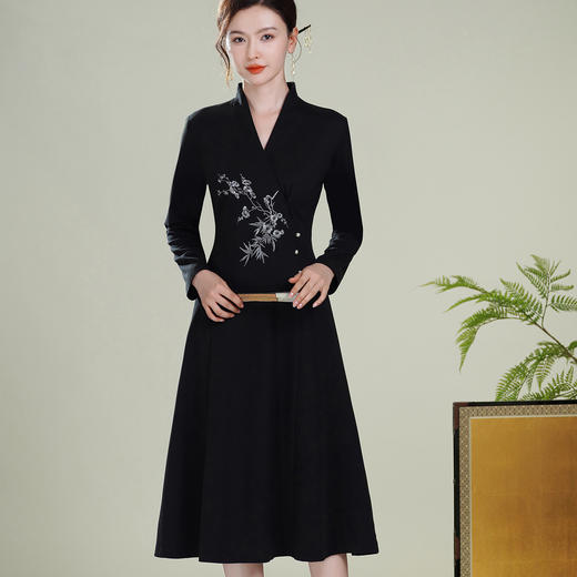 【银梅】汉交领新中式国风复古，绣花旗袍连衣裙XGT-Q25084 商品图2