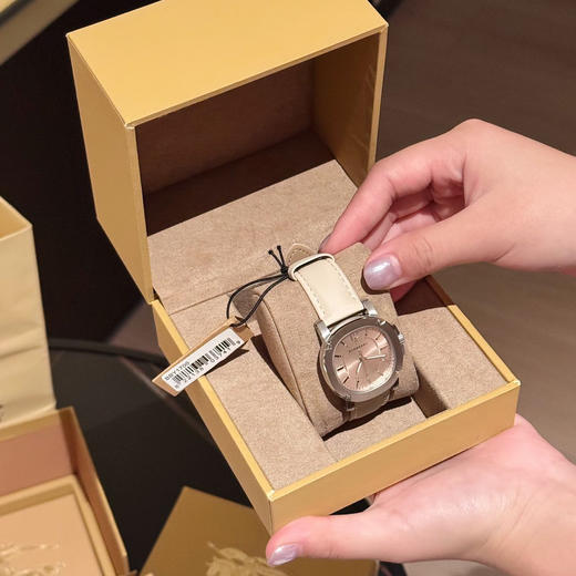 严选 | Burberry博柏利女士米色石英腕表BBY1700 商品图5