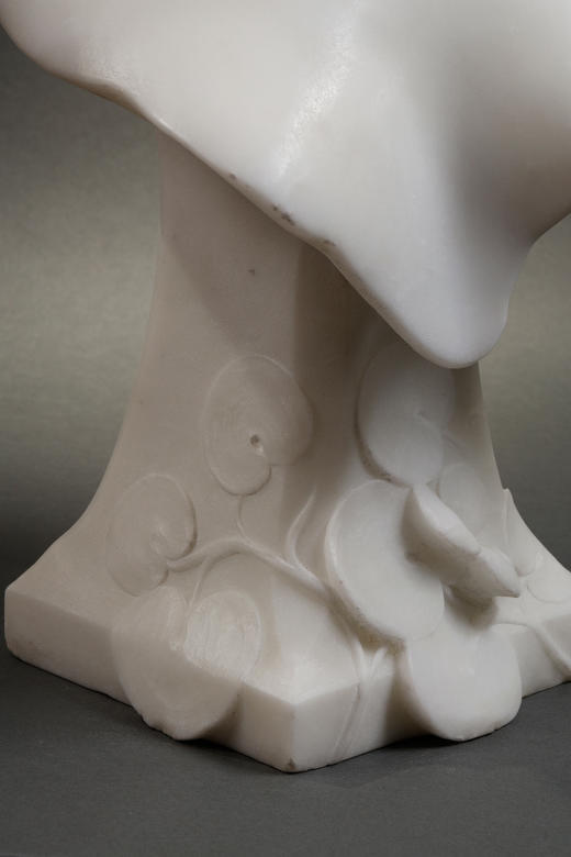 独角鹿西洋古董1890年代法国雕塑家Georges Coudray签名创作新艺术风格卡拉拉大理石半身像雕塑作品《睡莲》 商品图5