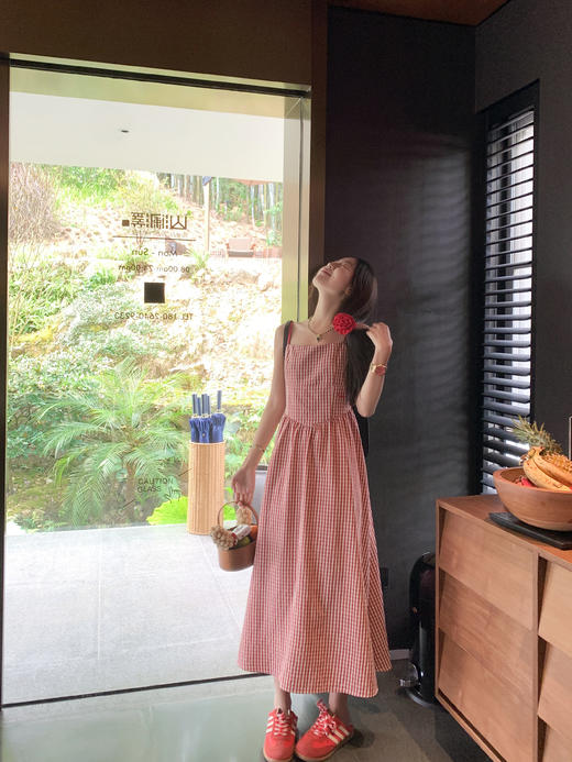<曾小咸推荐>4.7现货秒杀！法式复古红色格子吊带连衣裙 日常199.99 立减110 秒杀89.99！ 商品图6
