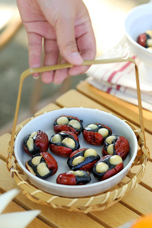  首工坊·幸福抱富枣，新疆特级红枣+血糯米+夏威夷果，三种口感融合的恰到好处，158g/袋（约10-15个） 商品图5