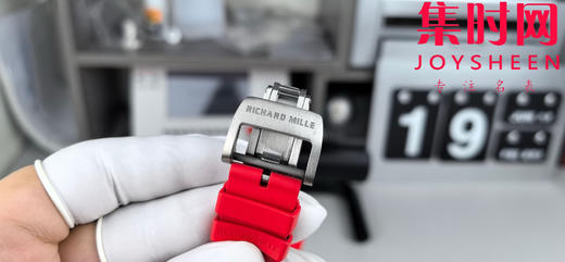 理查德米勒 APS新款RM055 RM55 黑红碳 碳纤维壳 男士腕表 丹东RMUL2一体机 里查德以其轻便时尚为主题，我们所有的金属件都采用钛金属制作同步原版 商品图7