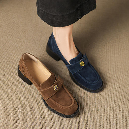 【预售5天】山茶花羊翻皮深口单鞋女新款秋冬低跟乐福鞋女粗跟单鞋小皮鞋JBL&JBL25-167 商品图0