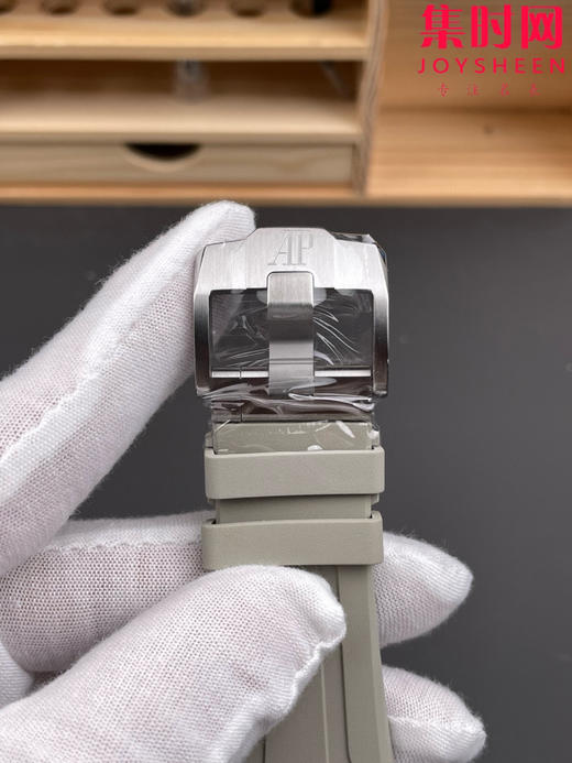 APS新品爱彼皇家橡树离岸型26420系列 APS26420 沙漠灰渐变盘 4401机 男士腕表 商品图7