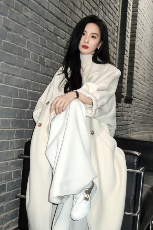 MaxMara  泡泡袖简约翻领纯色大衣（HY） 商品图5