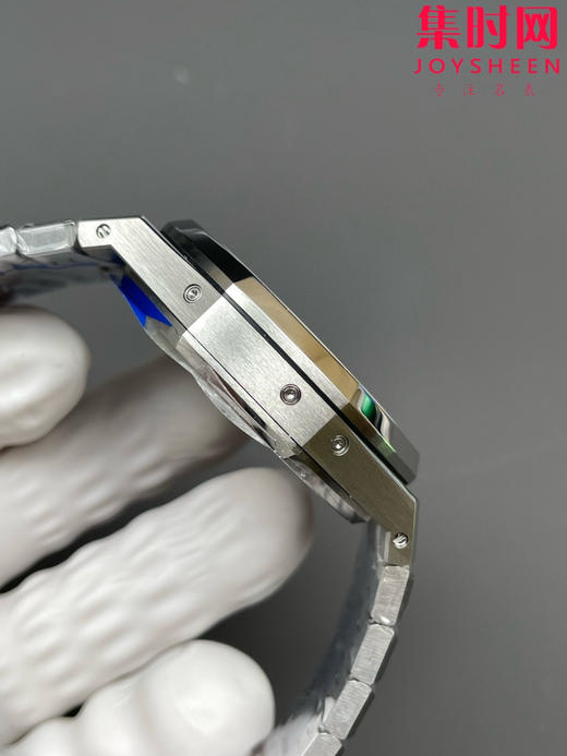 爱彼APS皇家橡树26574系列 APS26574 v2版 多功能男士腕表 在“Grande Tapisserie”大格纹装饰表盘上，日期、星期、月份、月相 商品图3