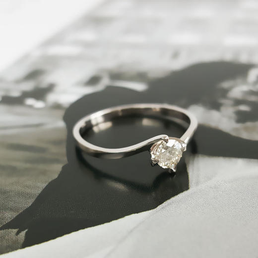 【天然正品】中国黄金PT950铂金时尚经典款0.229克拉钻石戒指220925NJS02 现售价：1880特价！ 商品图4