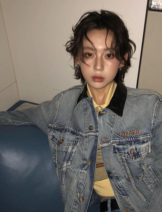 缪i缪 25Fw早秋新款 复古拼皮领牛仔夹克外套➕牛仔裤套装（DQJ*MM） 商品图4