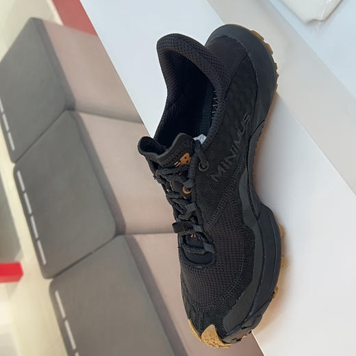 【云粉节】 【新品】7楼 NewBalance男士户外薄底运动跑步鞋 吊牌价：899元 商品图0