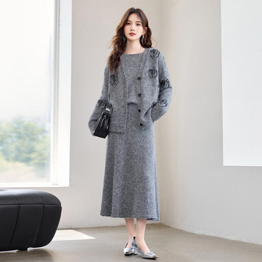 HR YBER607宽松时尚重工艺圆领亮片温柔气质三件套裙 商品图2