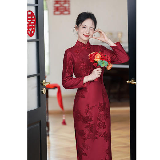 GX传统民族风酒红婚宴旗袍裙2025秋新款新娘红装七分袖订婚加绒旗袍 商品图0