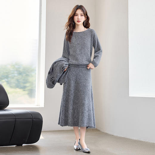 HR YBER607宽松时尚重工艺圆领亮片温柔气质三件套裙 商品图3