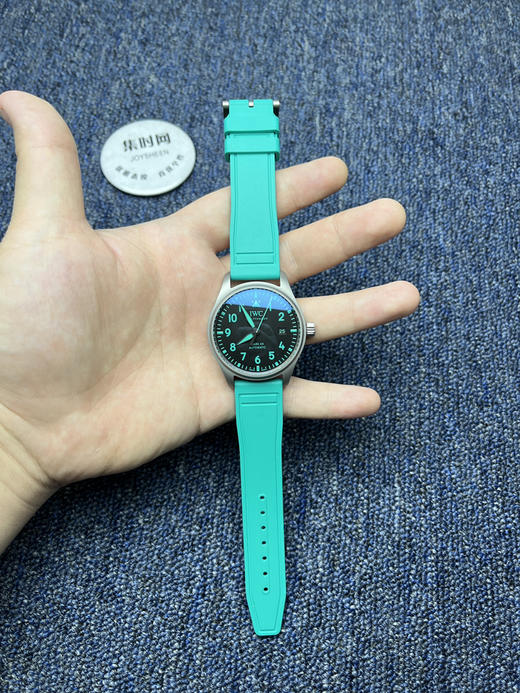 IWC万国 M+飞行员系列IW328210 马克20 马克二十钛壳 IWC-梅赛德斯- AMG马石油F1车队特别款 F1赛车 男士腕表 商品图8