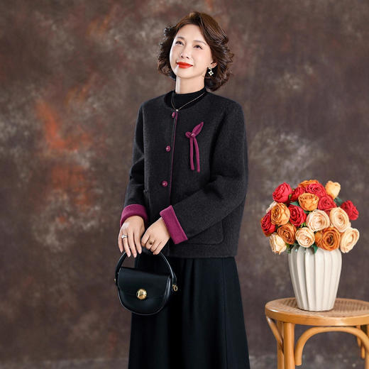 XT 2502蝴蝶结妈妈双面羊毛大衣减龄羊毛呢子短外套 商品图3