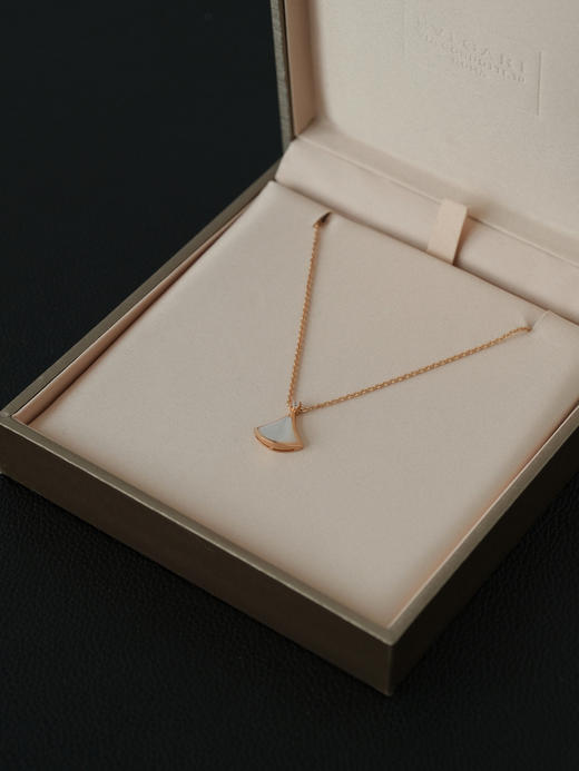 宝格丽 Divas'Dream 白贝母扇子 项链 男女同款情侣款（XK） 商品图2