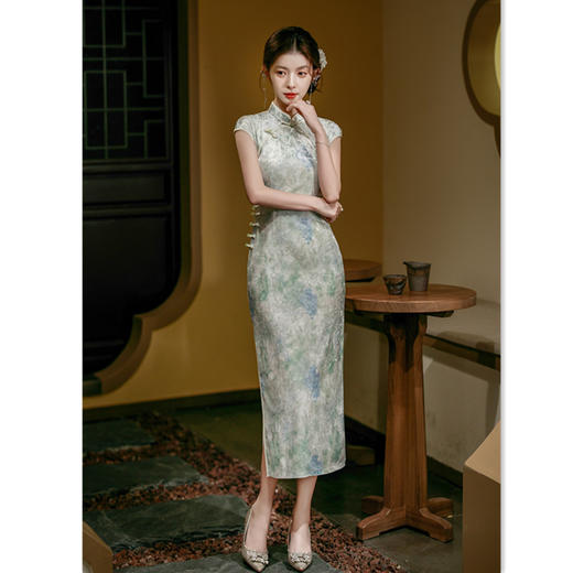 GX钻石绒长款坎肩袖少女款旗袍2025秋季新款改良新中式日常修身旗袍 商品图2