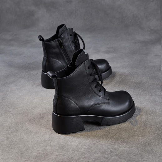 ZM258616 2025秋季新款真皮复古厚底英伦粗跟马丁短靴女轻奢增高小众皮靴子 商品图3