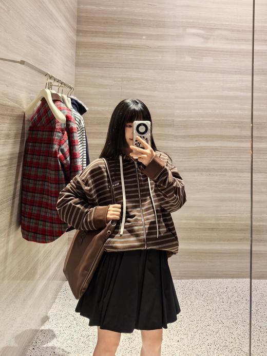 缪缪  25fw早秋新款 咖色条纹棉质拉链连帽卫衣外套（DQJ*MM） 商品图3