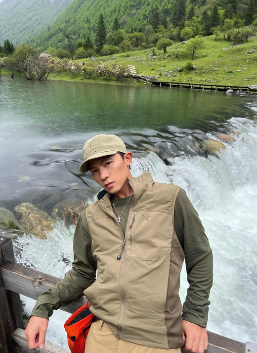 始祖鸟 ATOM LT Vest Gen 2.1 军鸟马甲 （SS） 商品图0