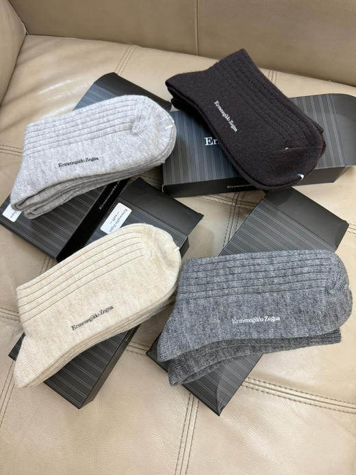 1012-9 圆正特惠‼️ 两双一盒不拆卖 EZ男士 羊毛羊绒混纺 保暖短袜 坑条针织冬袜 商品图2