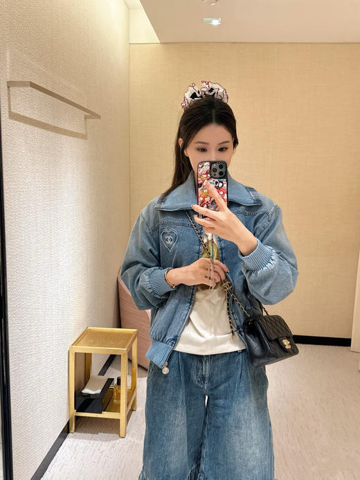 CHANEL 早秋新款双C字母爱心刺绣牛仔夹克（TM） 商品图4