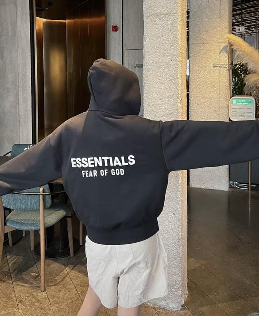 Fear of God Essentials ALWAYS ON系列 SS25 ALWAYS ON系列 Classic Short Sleeve Tee 圆领套头舒适宽松拉链外套帽衫卫衣（BG） 商品图0