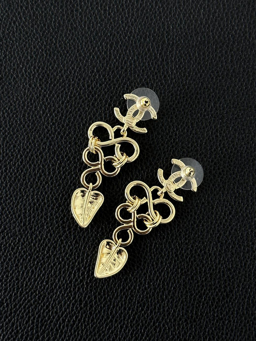 香奈儿 镂空爱心吊坠 金属耳环女金色-（XK） 商品图4